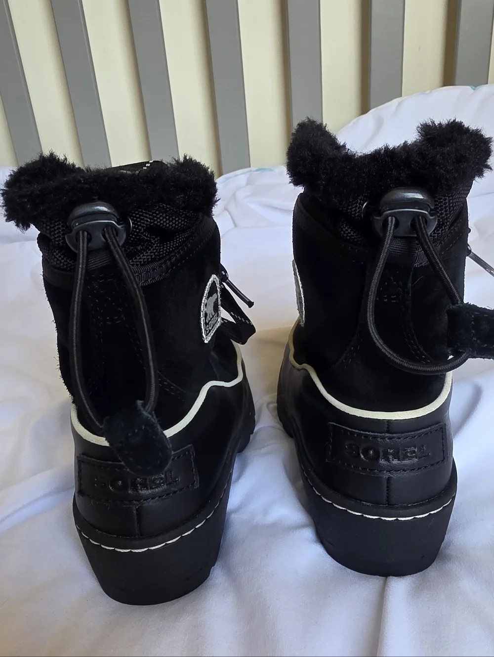 Sorel Black Kids Faux-Fur Lace-Up Winter Boots with Contrast Trim Size 3